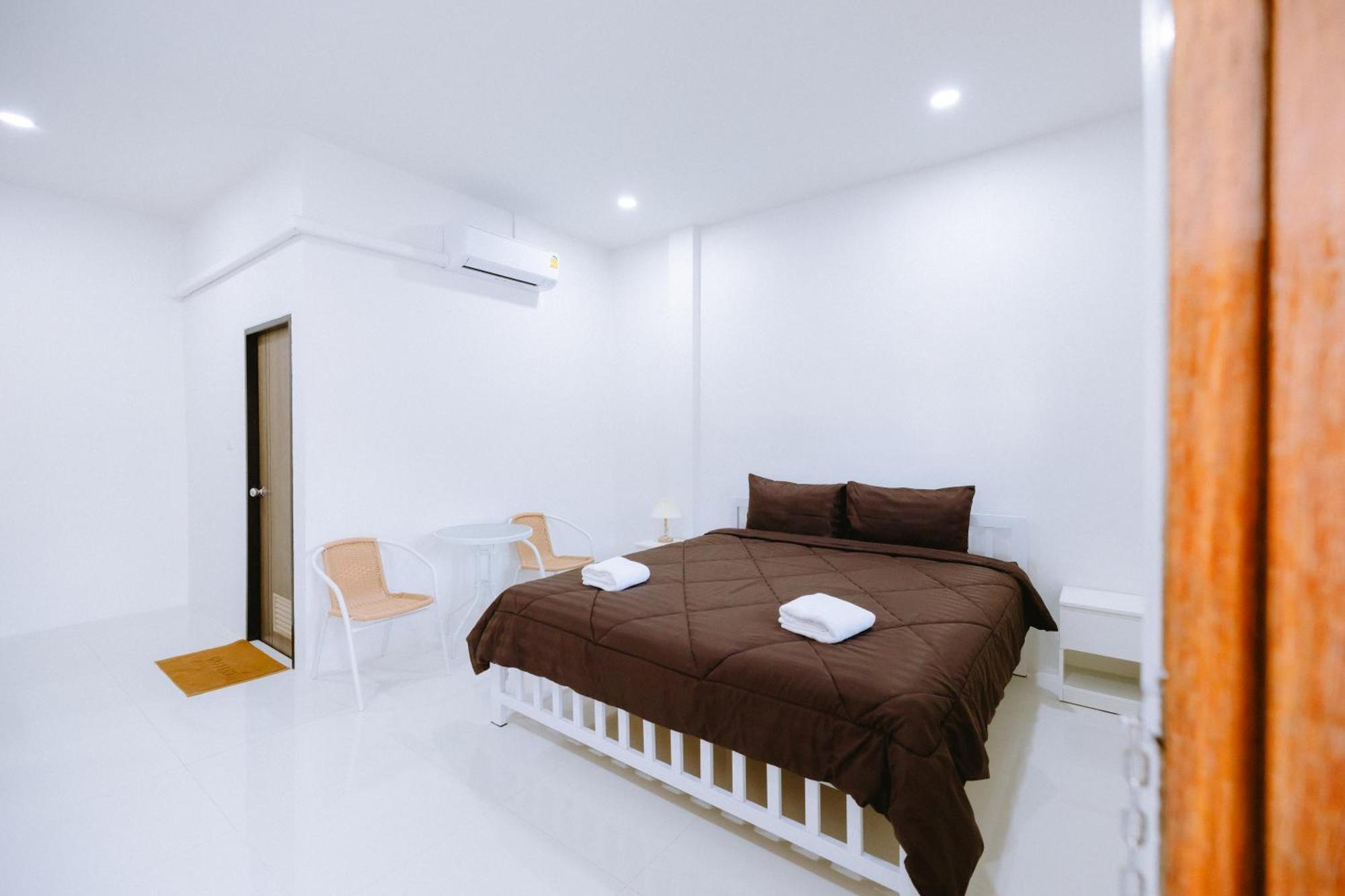 נאקון נאיוק Peeranon Resort מראה חיצוני תמונה